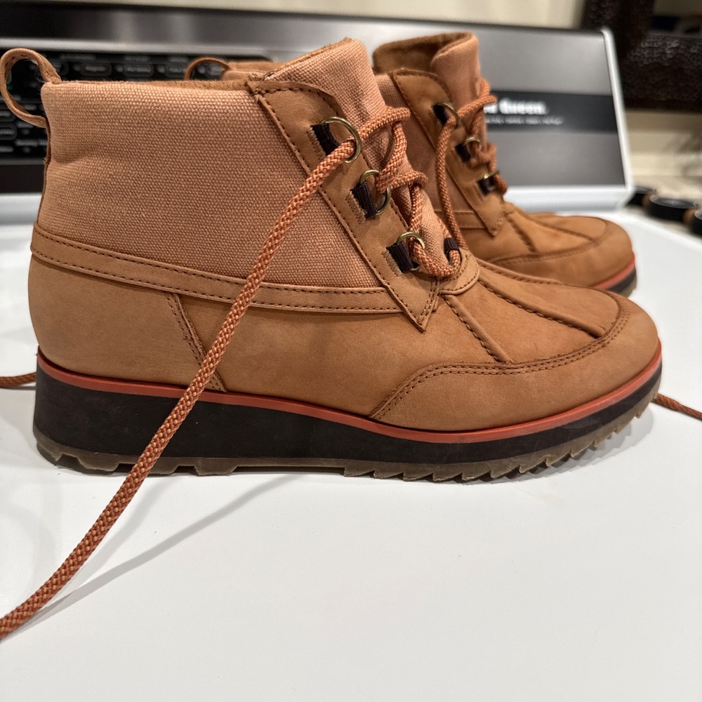 Vionic boots - image 2